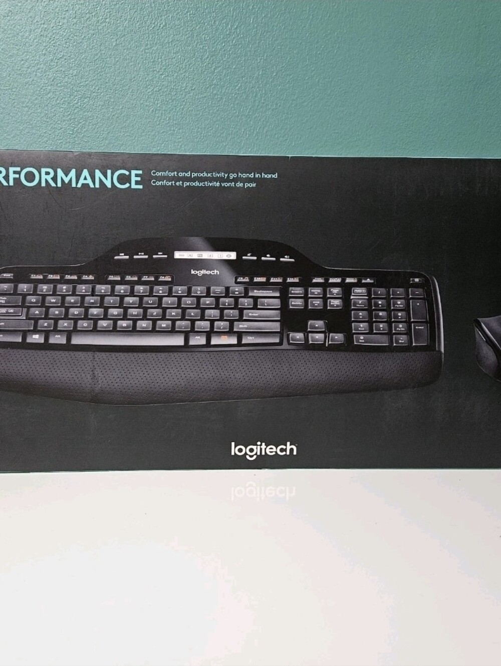 Logitech Performance MK710 Wireless Keyboard & Mouse Combo New Sealed